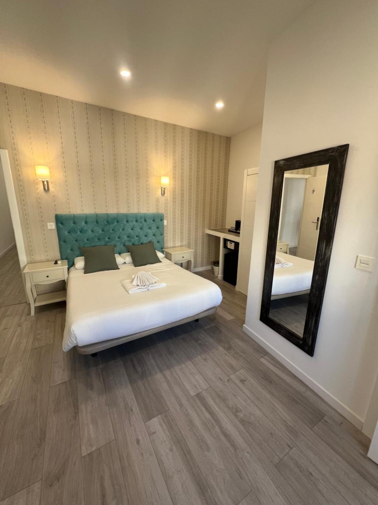 Hostal Galaico Madrid Eksteriør billede