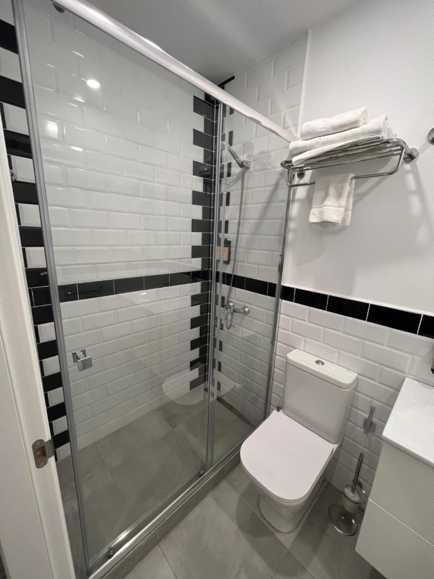 Hostal Galaico Madrid Eksteriør billede